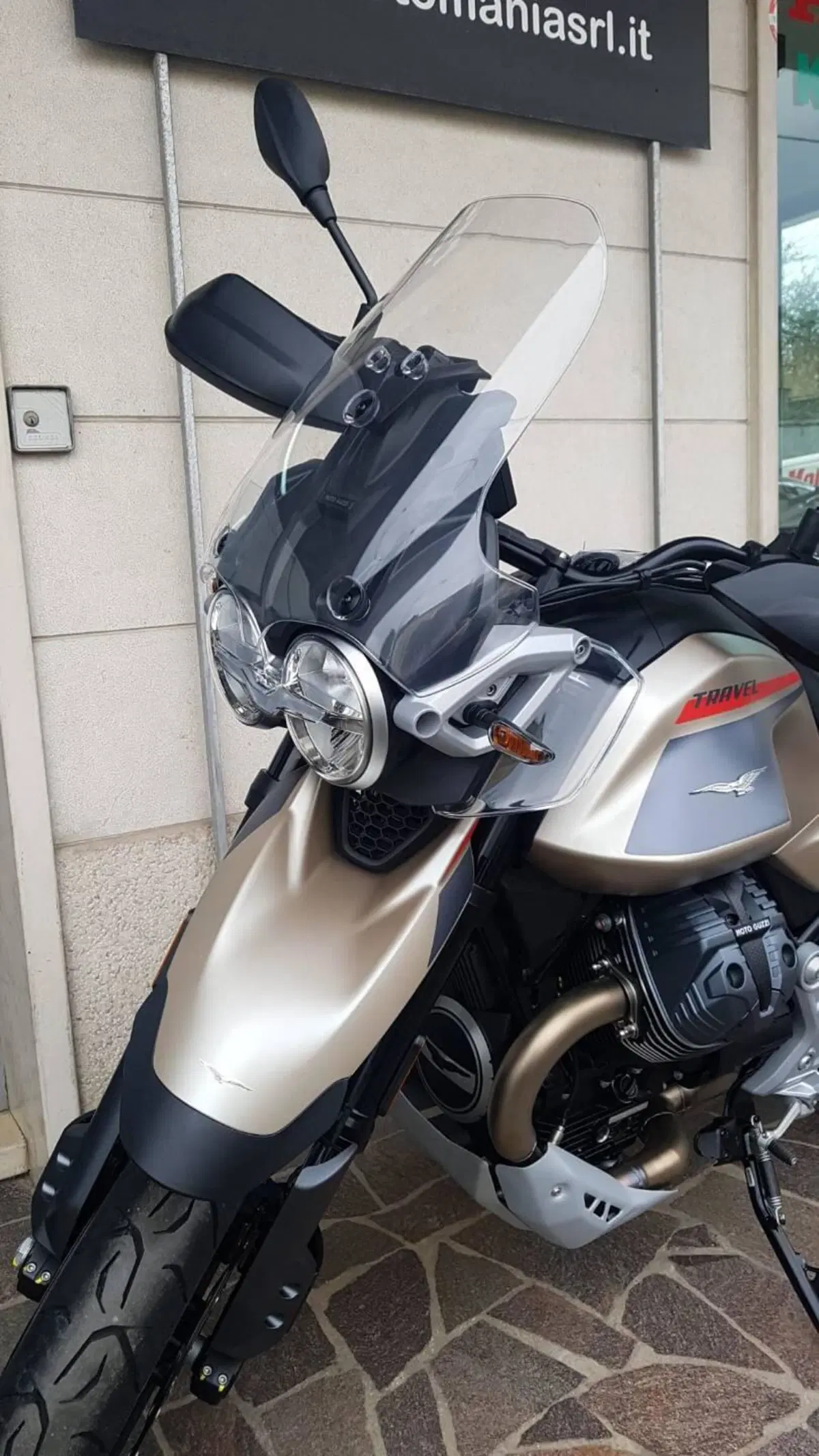 Moto Guzzi V85 TT Travel (2024 - 26) (4)