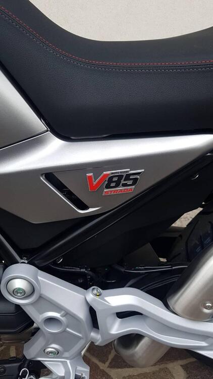 Moto Guzzi V85 TT Travel (2024 - 25) (5)