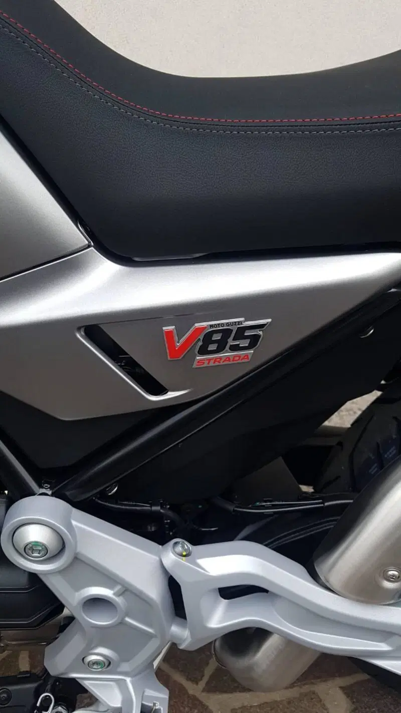 Moto Guzzi V85 TT Travel (2024 - 26) (5)