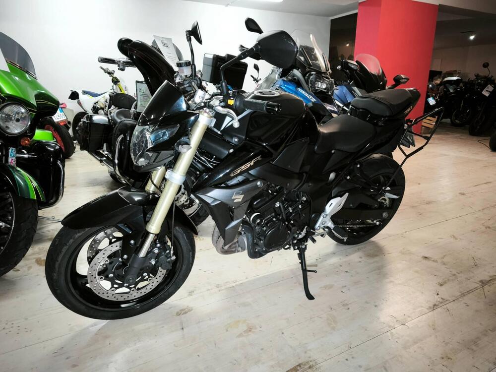 Suzuki GSR 750 (2010 - 15) (2)