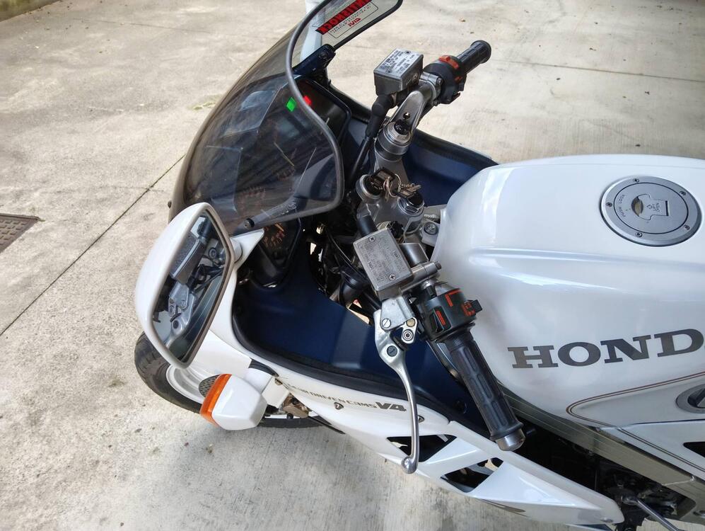 Honda VFR 750 F (1986 - 87) (3)