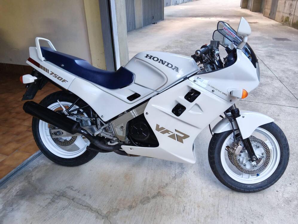 Honda VFR 750 F (1986 - 87) (5)