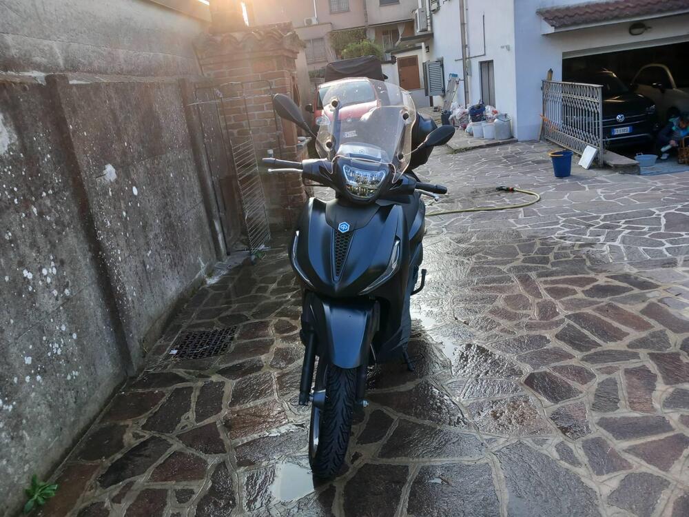 Piaggio Beverly 300 S (2021) (2)