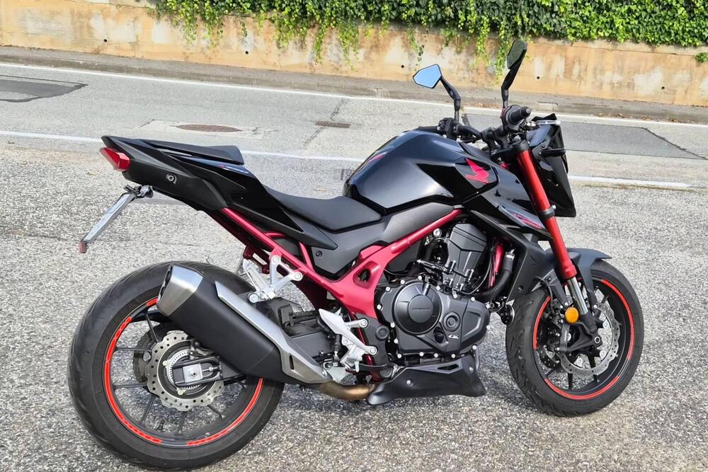 Honda CB 750 Hornet (2023 - 24) (3)