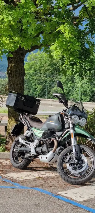 Moto Guzzi V85 TT Centenario (2021 - 22) usata