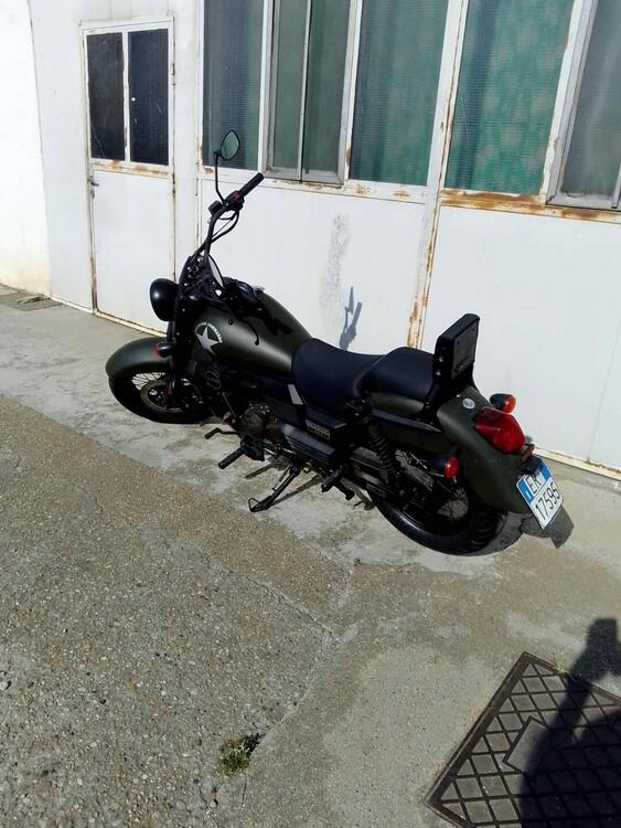 Um Italia Renegade Commando 125 (2019 - 22) (2)
