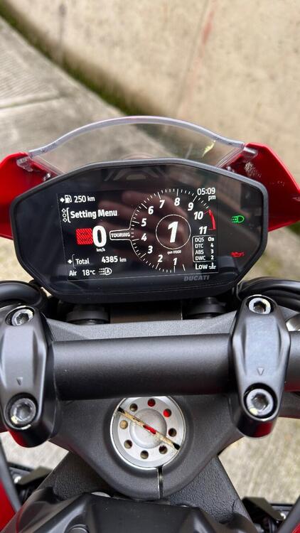 Ducati Monster 937 + (2021 - 25) (3)