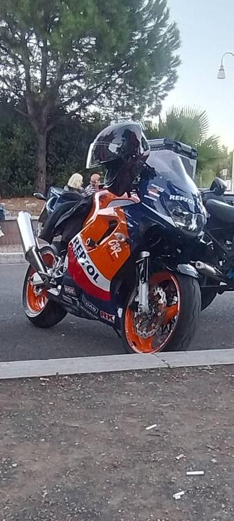 Honda CBR 600 F (1999 - 00) (2)