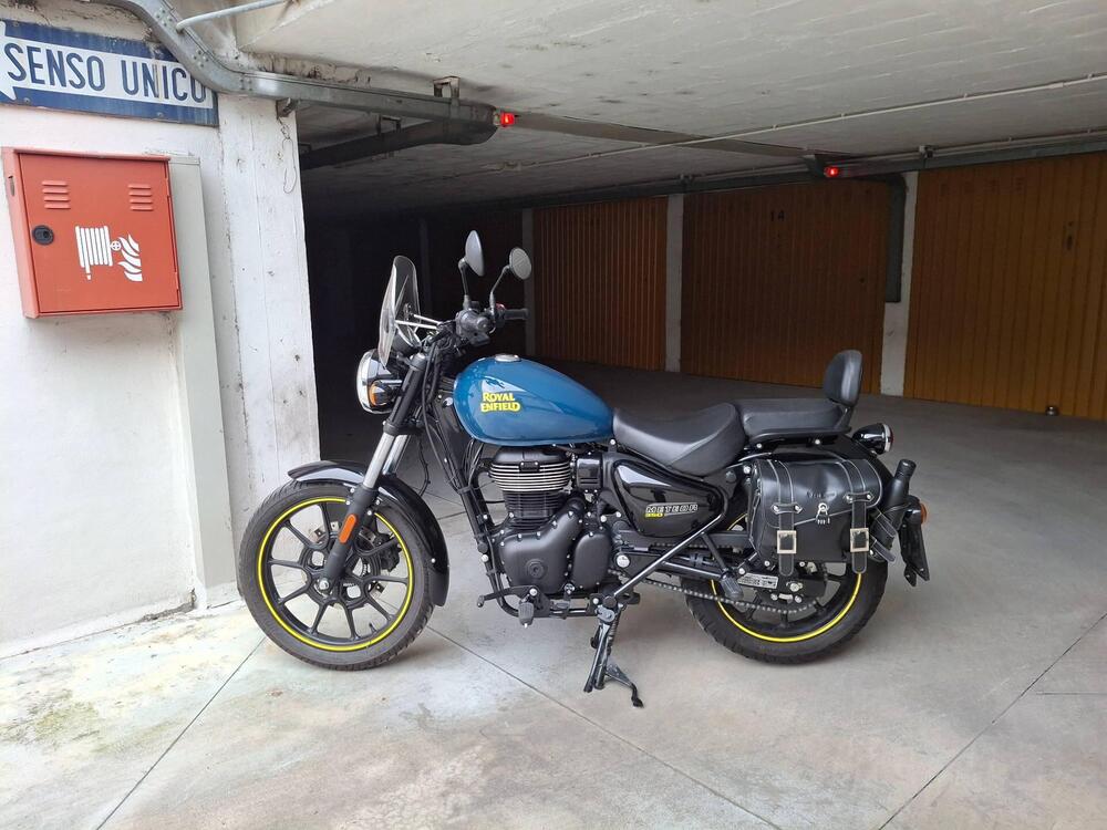 Royal Enfield Meteor 350 Fireball (2021 - 25) (2)