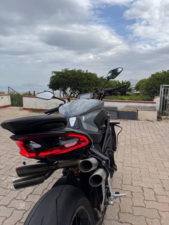 MV Agusta Brutale 1000 RS (2022 - 25) (3)