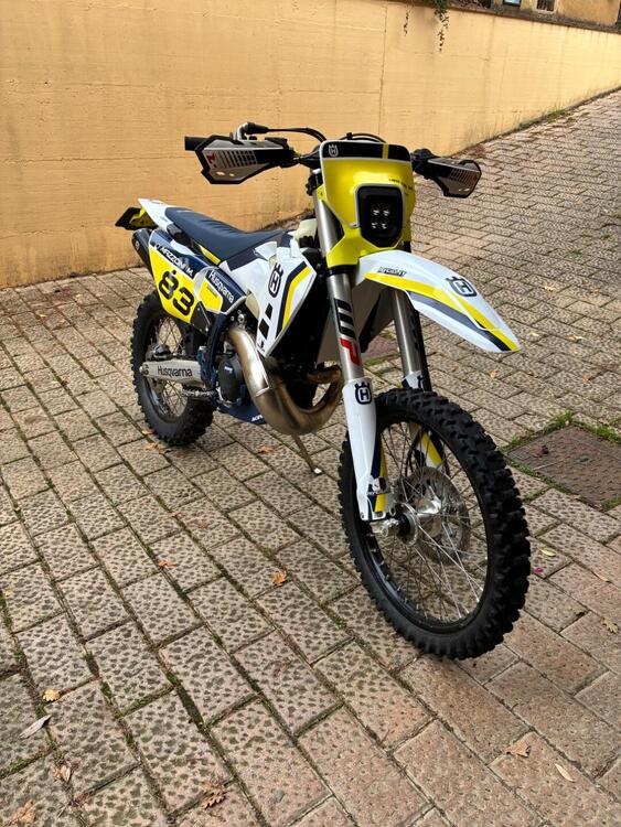 Husqvarna TE 300 (2024) (4)