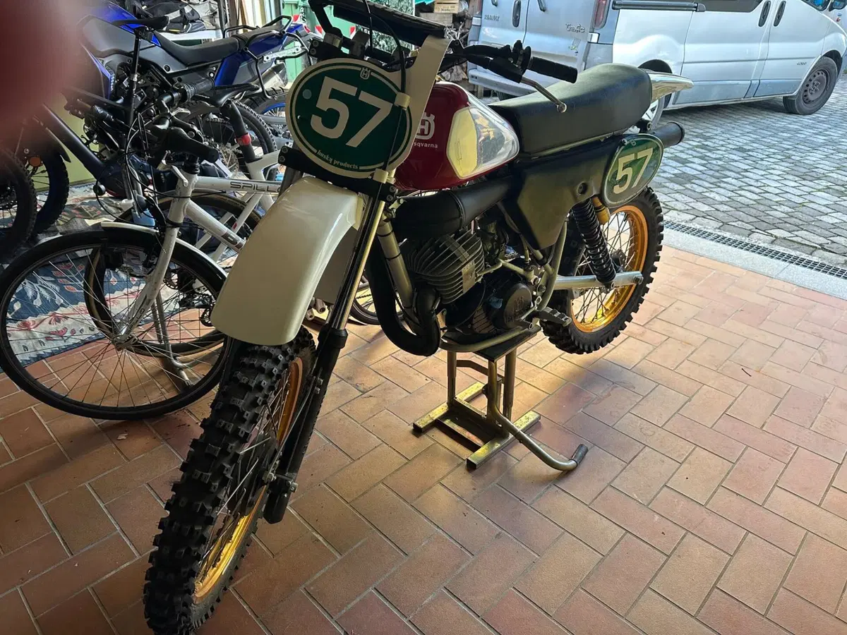 Husqvarna CR 250 (2)