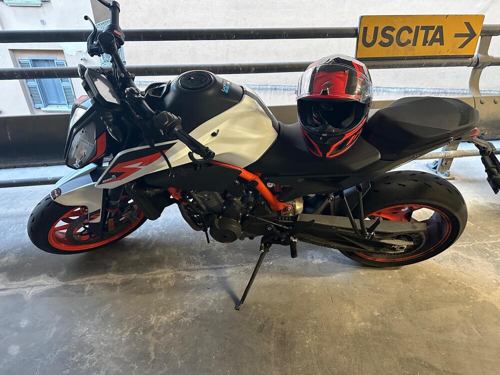 KTM 890 Duke R (2021)