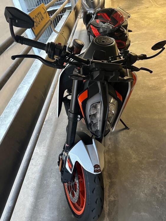 KTM 890 Duke R (2021) (2)