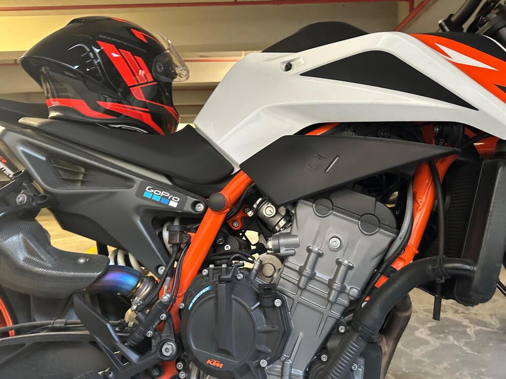 KTM 890 Duke R (2021) (3)