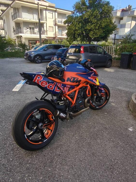 KTM 1290 Super Duke R (2021) (3)