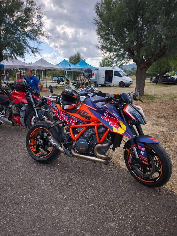 KTM 1290 Super Duke R (2021) (4)