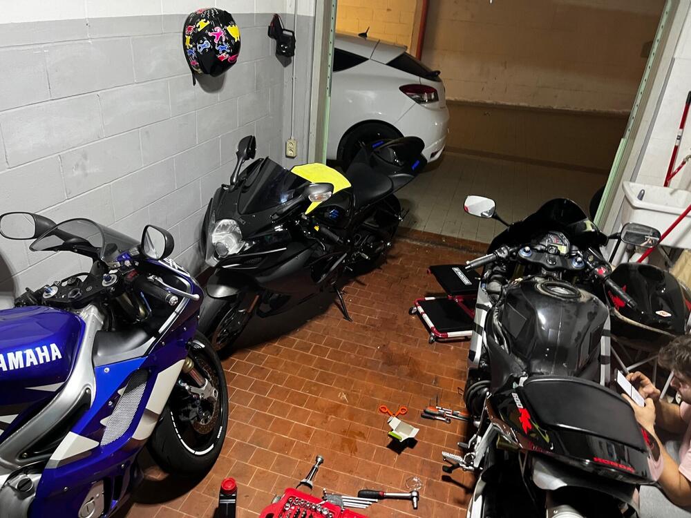 Suzuki GSX R 750 (2006 - 07) (3)