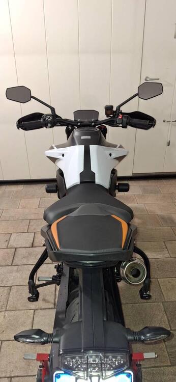 KTM 890 Duke R (2021) (3)