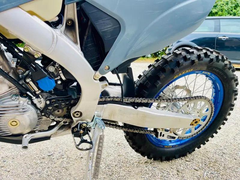 Tm Moto EN 300 Fi ES 2T (2026) (4)