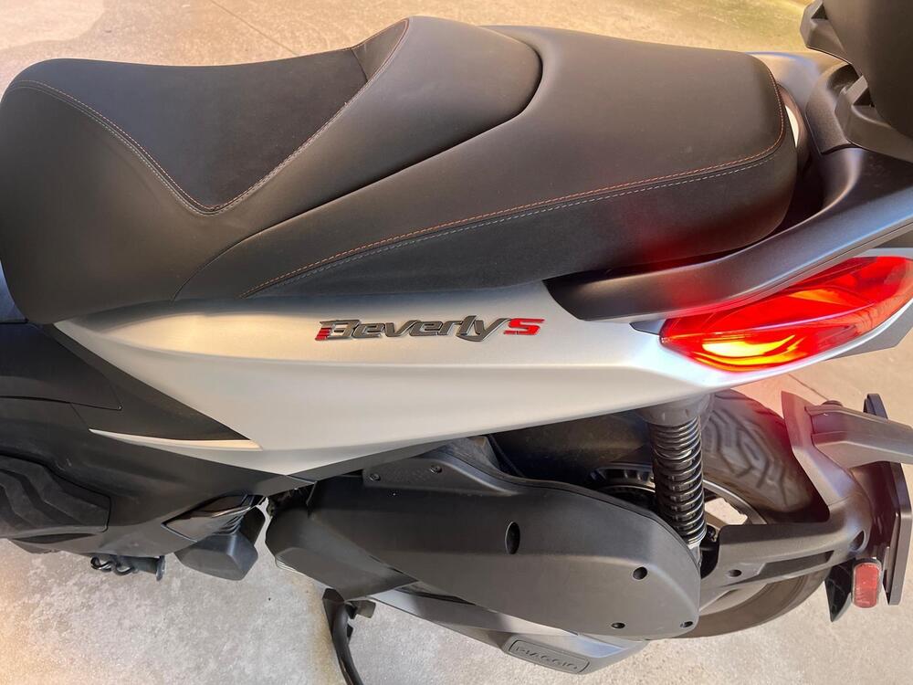 Piaggio Beverly 300 S (2021) (3)
