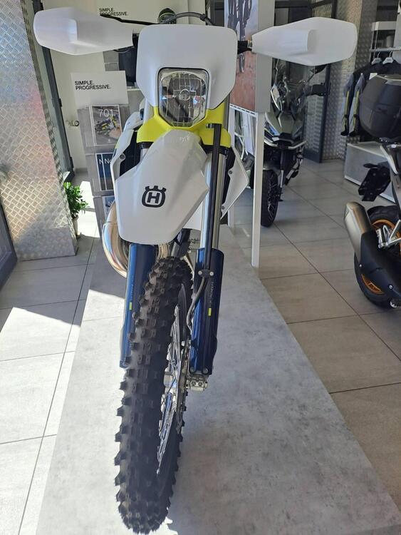 Husqvarna TE 125 (2025) (3)