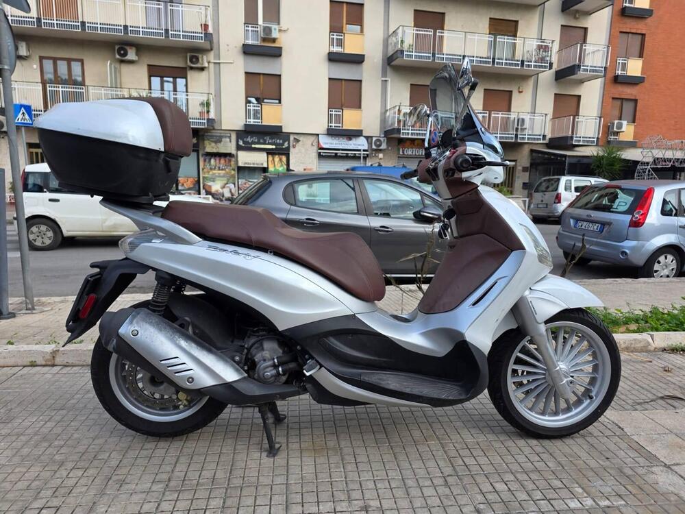 Piaggio Beverly 300 i.e. ABS-ASR (2016 - 20) (3)