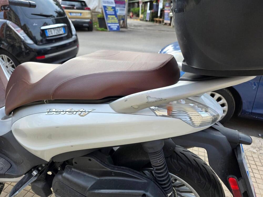 Piaggio Beverly 300 i.e. ABS-ASR (2016 - 20) (4)