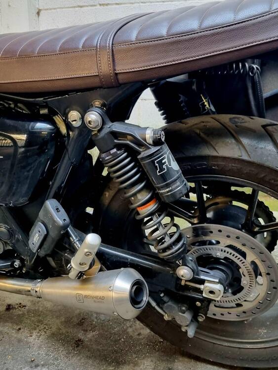 Triumph Street Twin 900 (2016) (4)