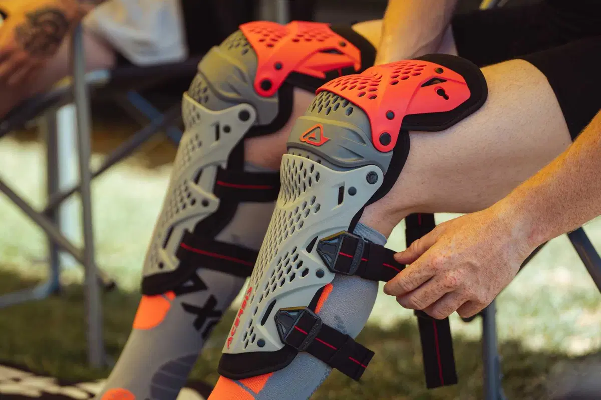 Nuovo ginocchiera Impact PRO Acerbis (2)