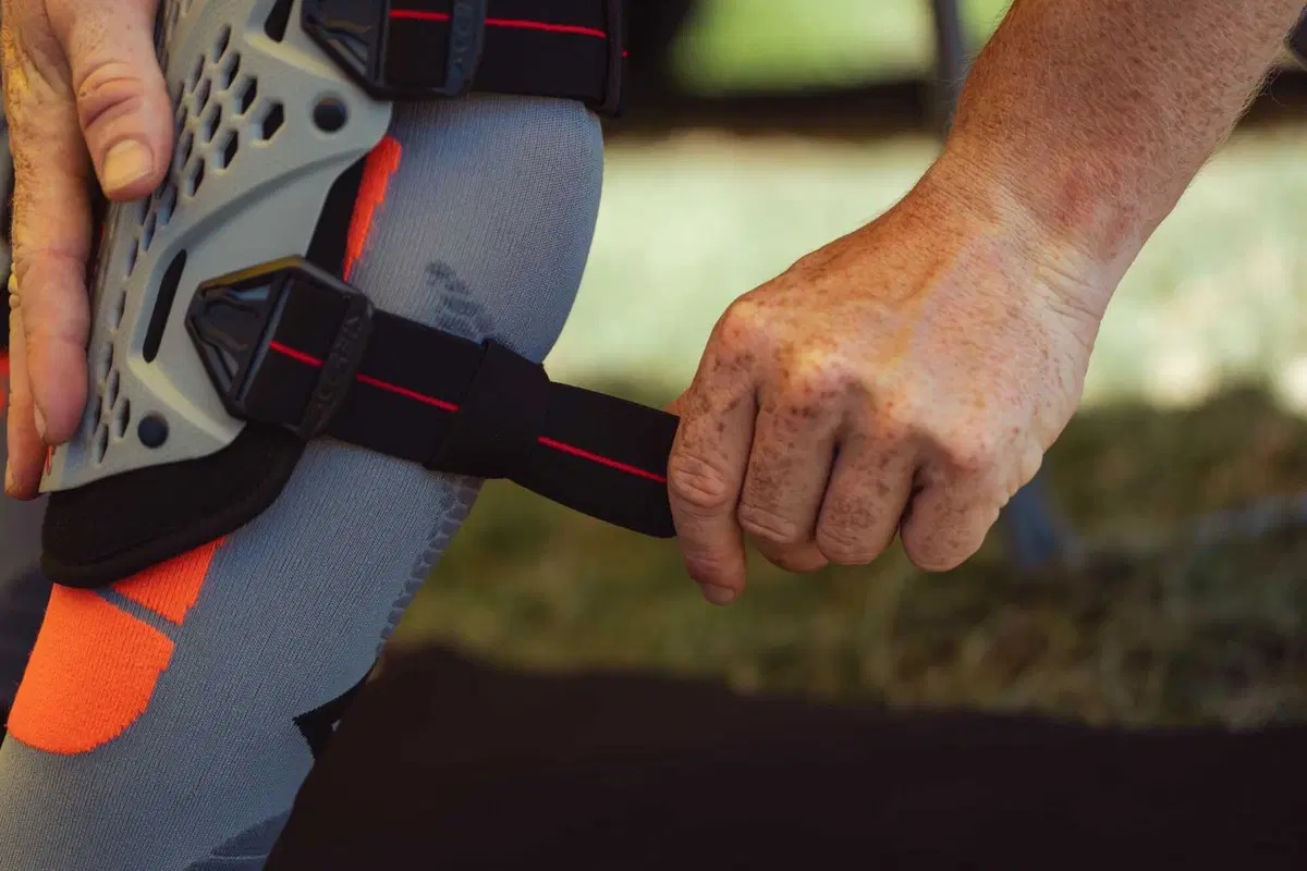 Nuovo ginocchiera Impact PRO Acerbis (5)