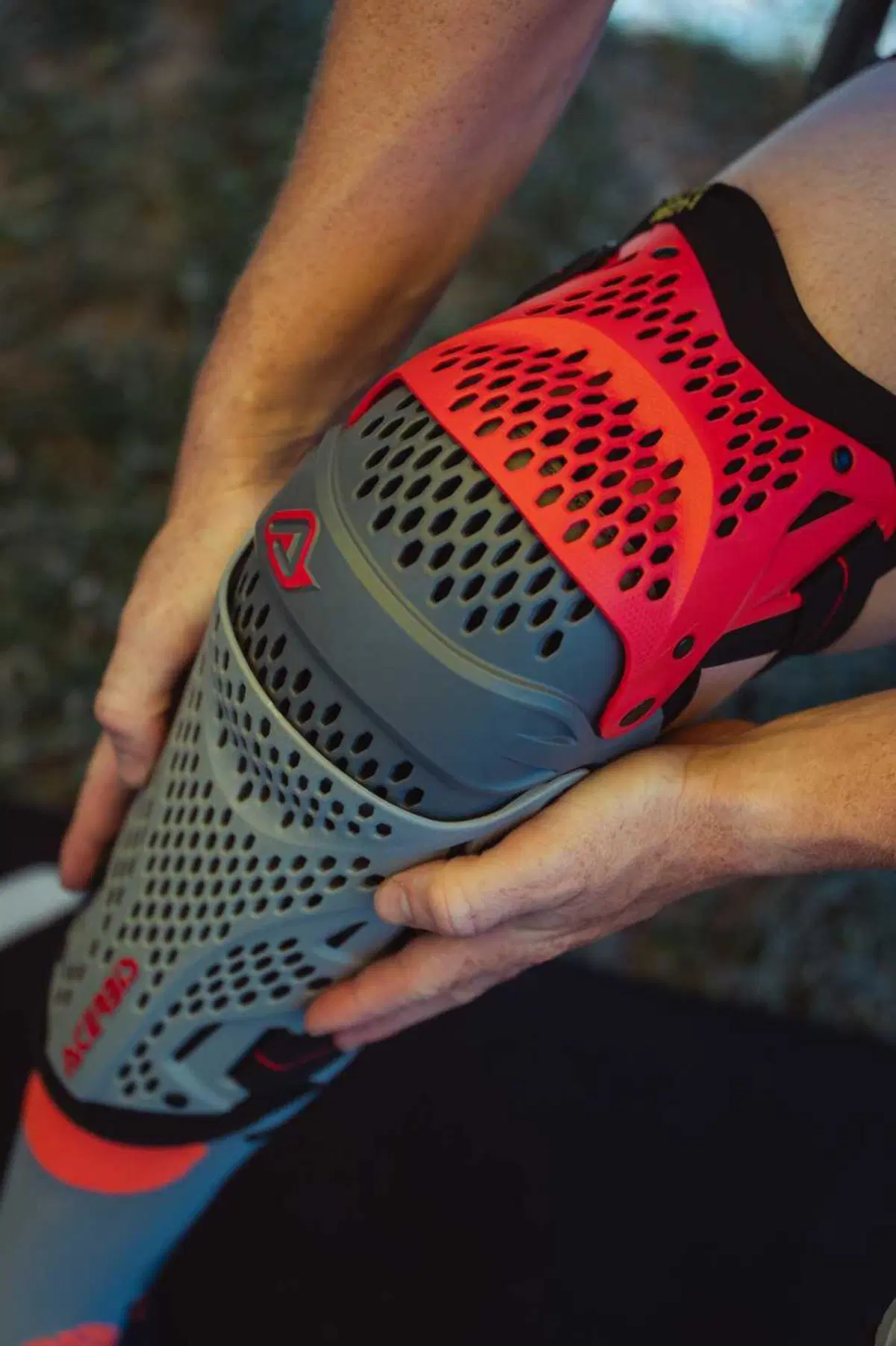 Nuovo ginocchiera Impact PRO Acerbis (6)