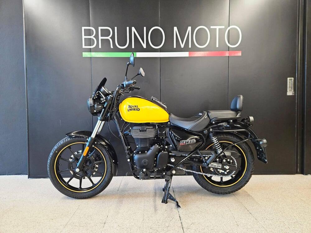 Royal Enfield Meteor 350 Fireball (2021 - 25) (2)