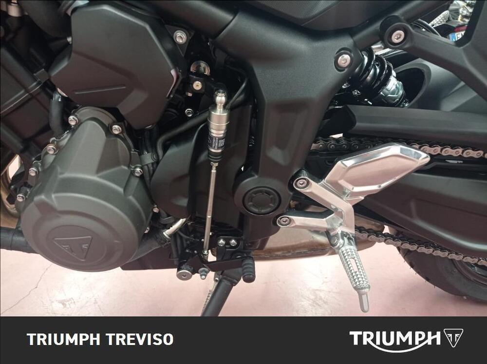 Triumph Trident 660 Triple Tribute Edition (2025) (3)