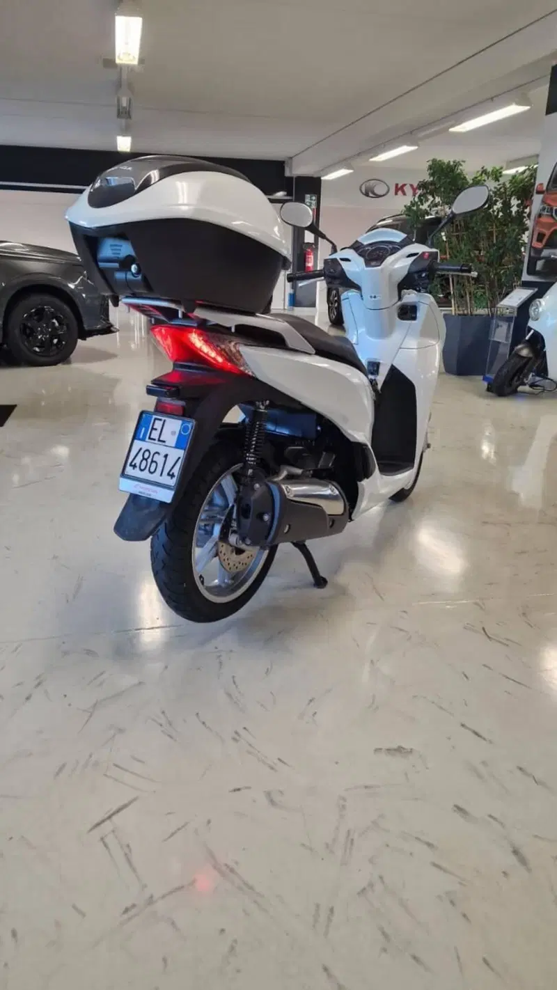 Honda SH 300 i ABS (2016 - 20) (4)