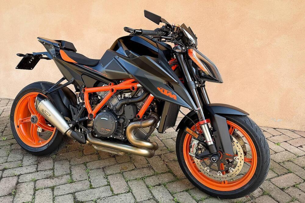 KTM 1290 Super Duke R (2021)