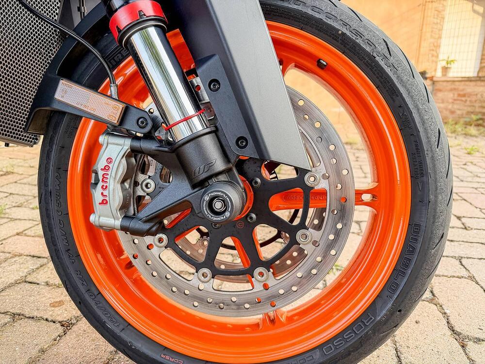 KTM 1290 Super Duke R (2021) (4)