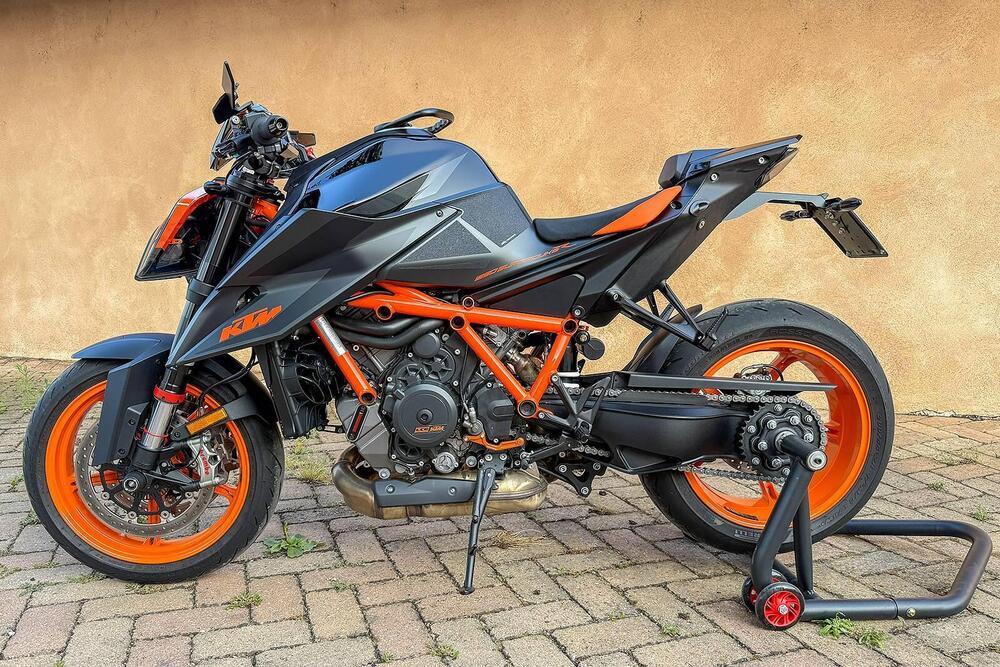 KTM 1290 Super Duke R (2021) (3)