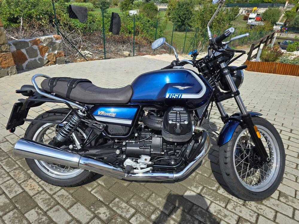 Moto Guzzi V7 Special (2021 - 24)