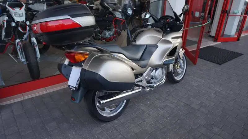 Honda Deauville 650 (1998 - 01) (6)