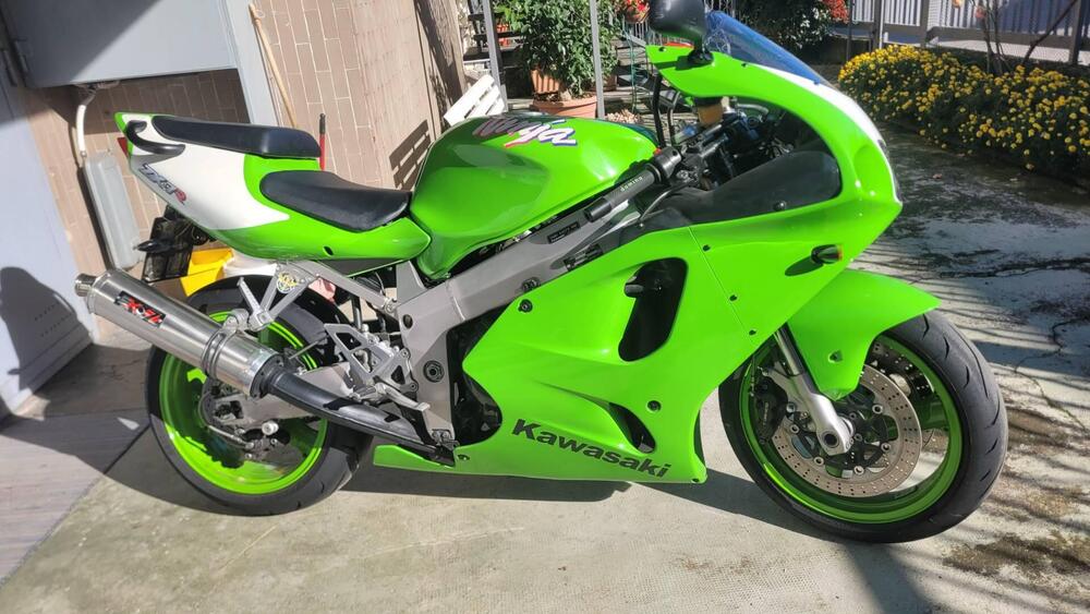 Kawasaki Ninja 750 ZX-7R (1996 - 00) (2)