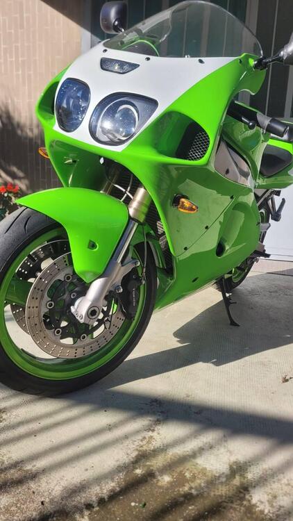 Kawasaki Ninja 750 ZX-7R (1996 - 00) (3)