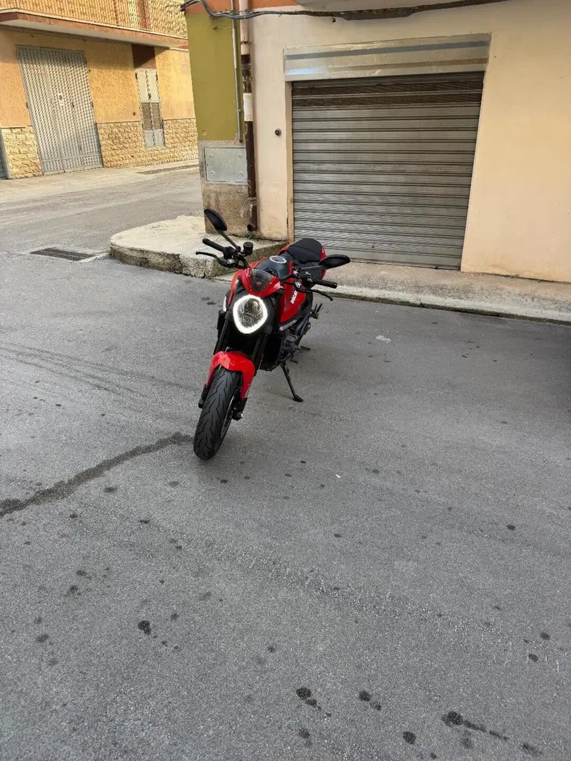 Ducati Monster 937 + (2021 - 25) (2)