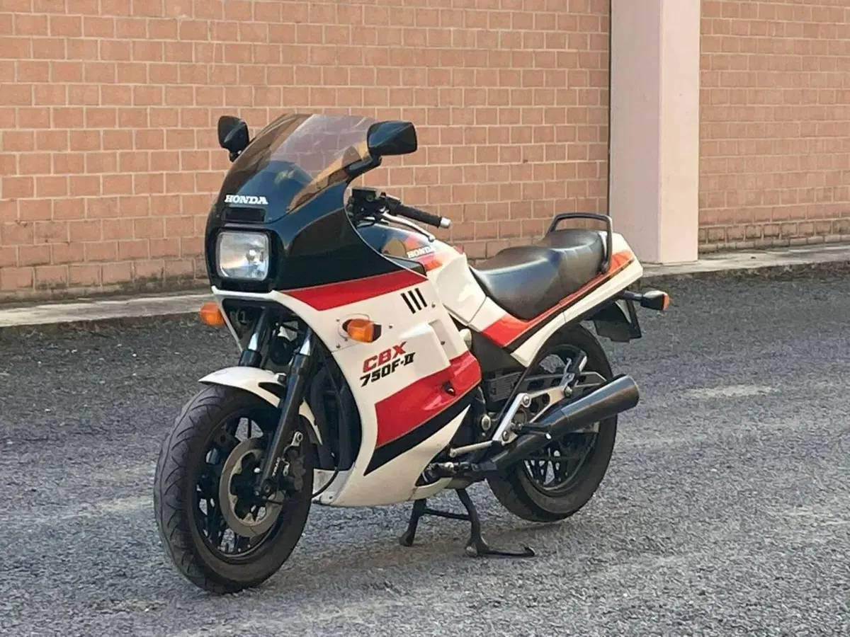 Honda CBX750F - II