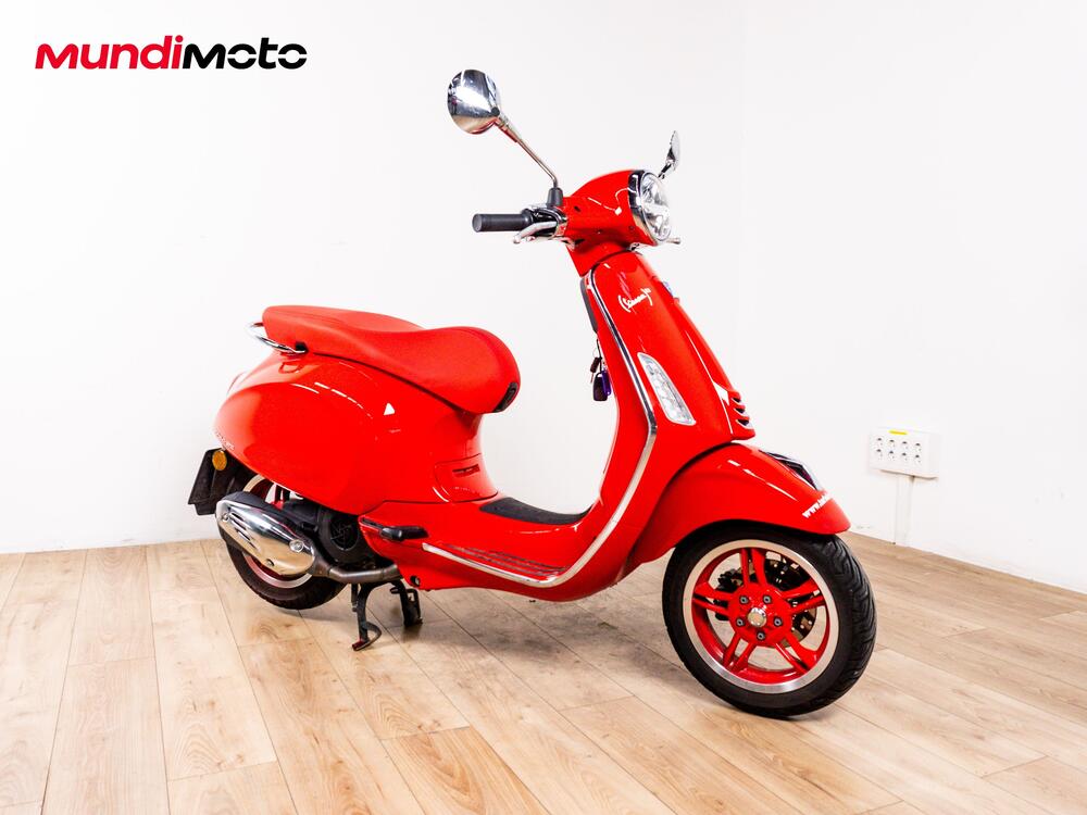 Vespa Primavera 125 RED (2025) (2)