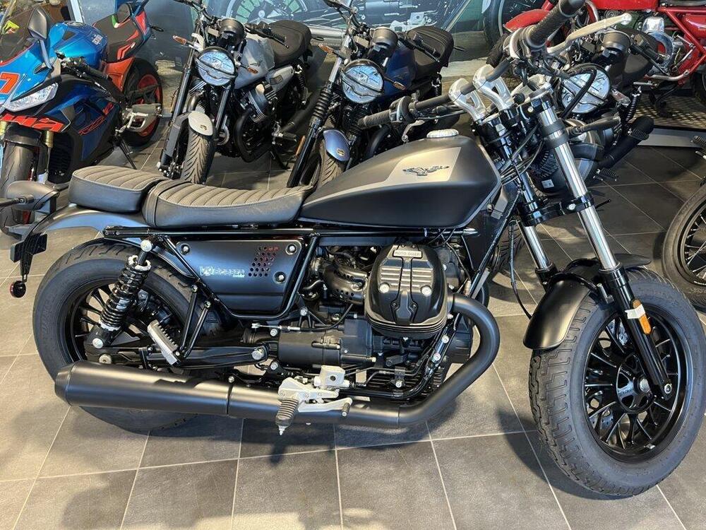 Moto Guzzi V9 Bobber (2021 - 25)