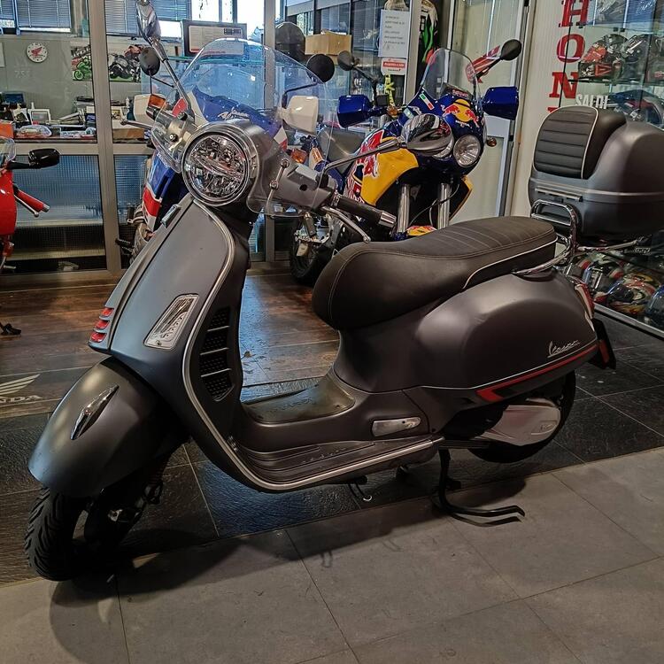 Vespa GTS 300 Super Hpe (2018 - 19)
