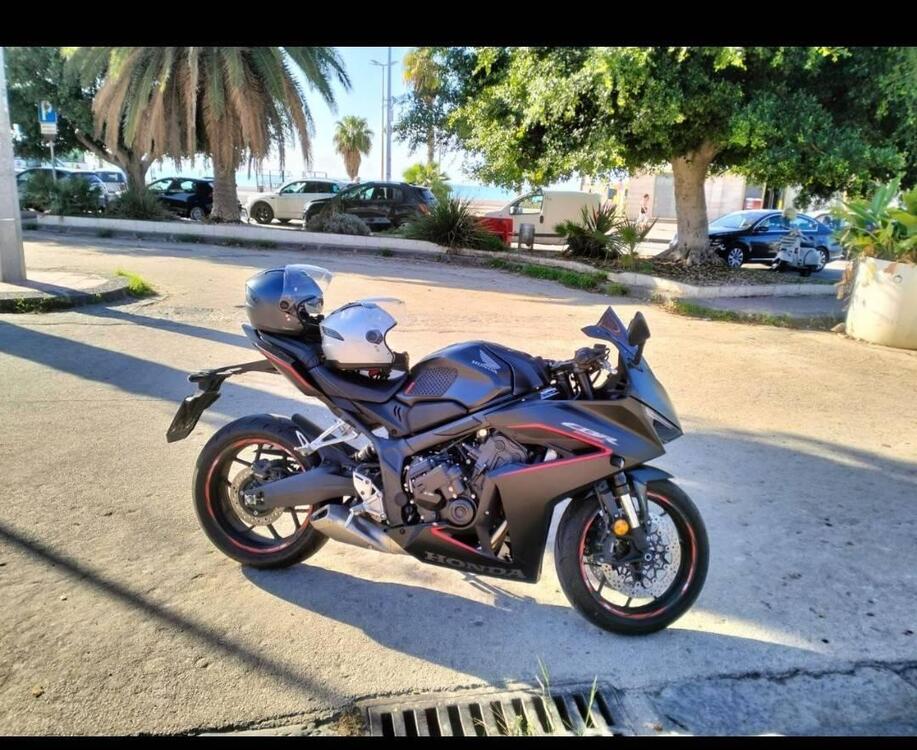 Honda CBR 650 R E-Clutch (2024 - 26)