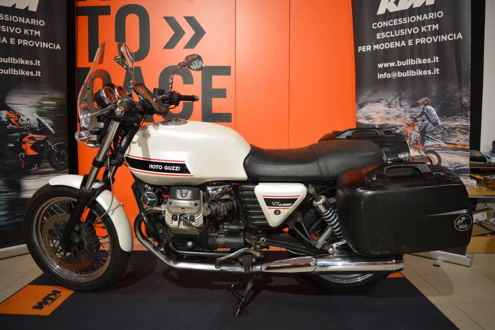 Moto Guzzi V7 Classic (2008 - 12) (2)