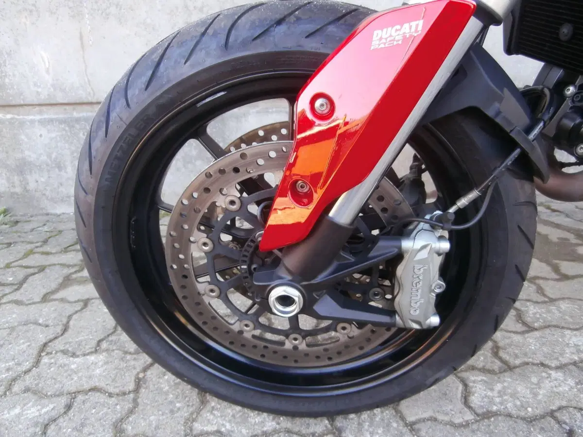 Ducati Hyperstrada 821 (2013 - 15) (14)